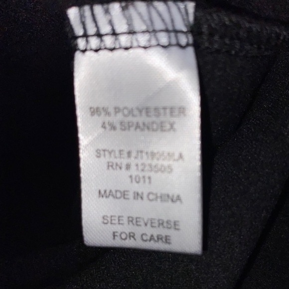 Hearts & Hips Black Off Shoulder Ruffled Long Sleeve Cropped Top - Picture 5 of 8